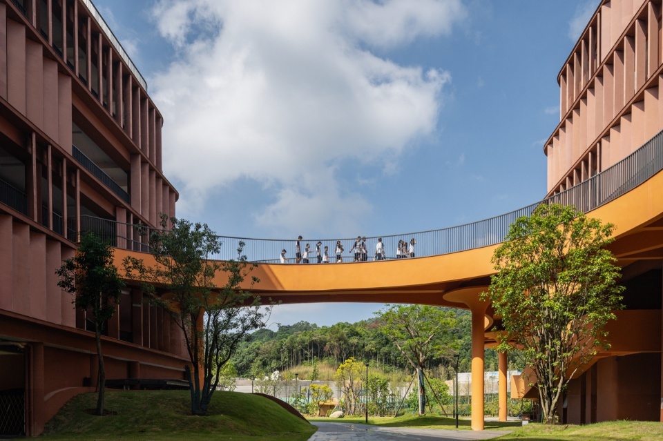 A Floating School Amidst Forests