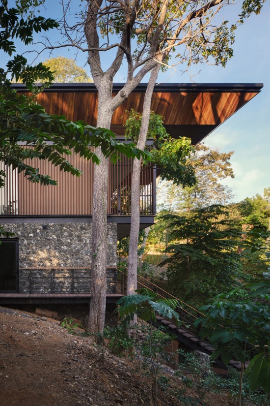 Casa Akiga by Studio Saxe