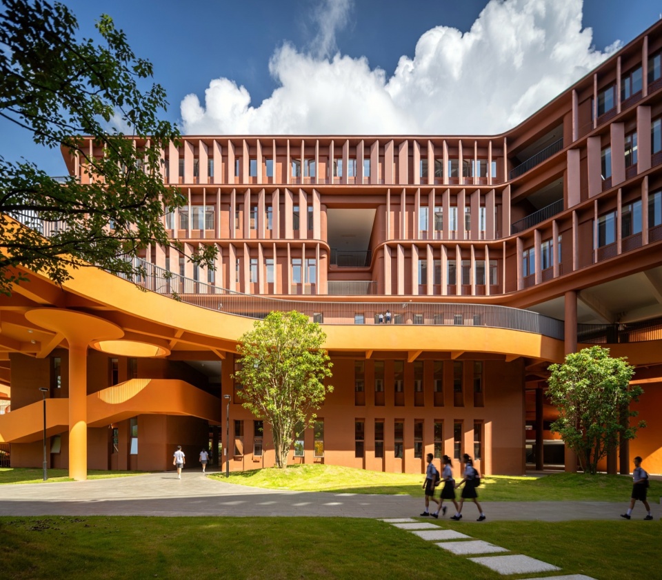 A Floating School Amidst Forests