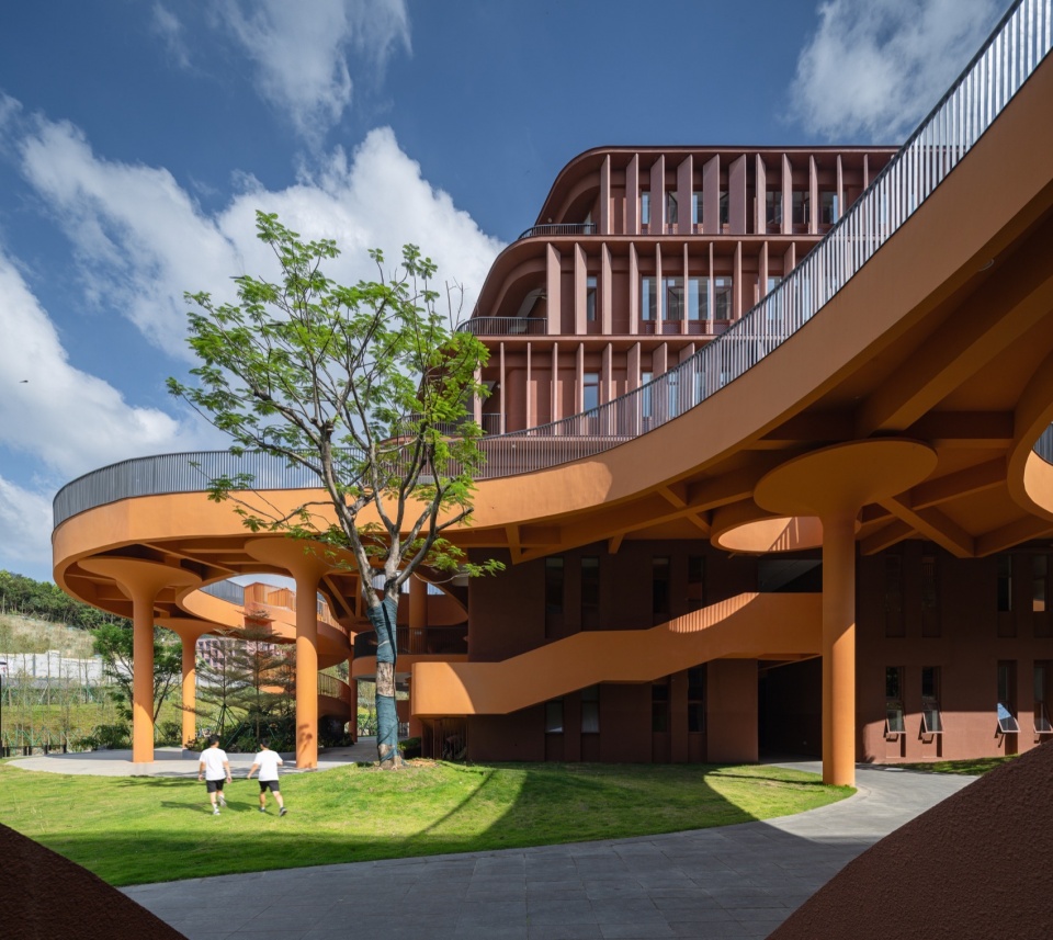 A Floating School Amidst Forests