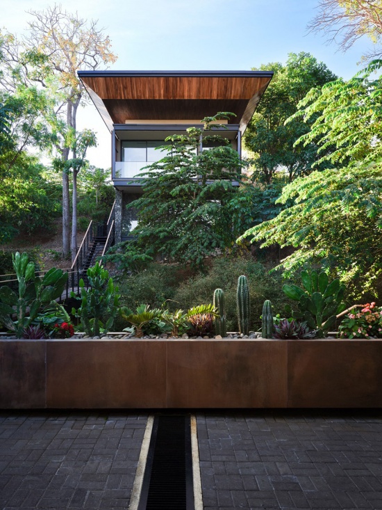 Casa Akiga by Studio Saxe
