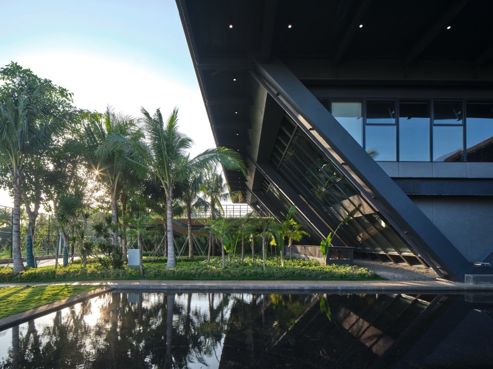 Haikou Workers Activity Center by CADG