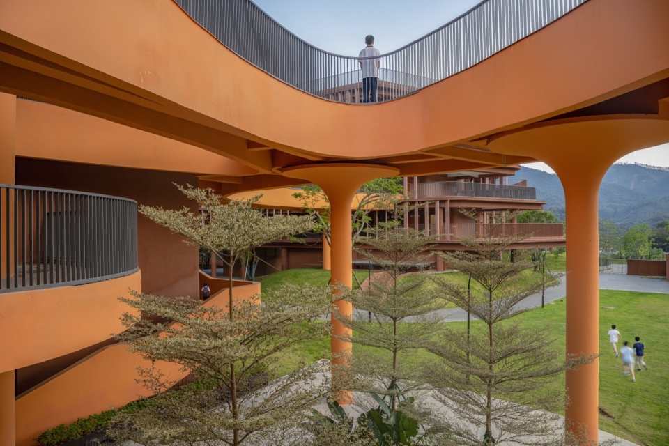 A Floating School Amidst Forests