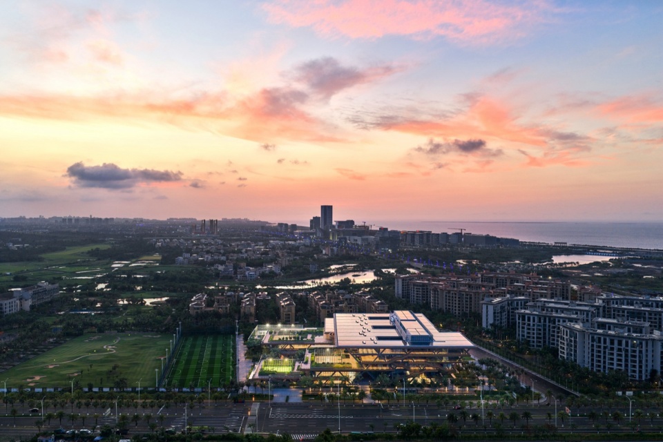 Haikou Workers Activity Center by CADG
