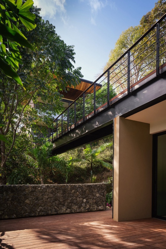 Casa Akiga by Studio Saxe