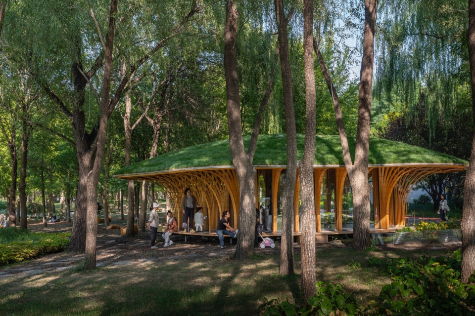 WEST GARDEN FLORIST by LUOstudio