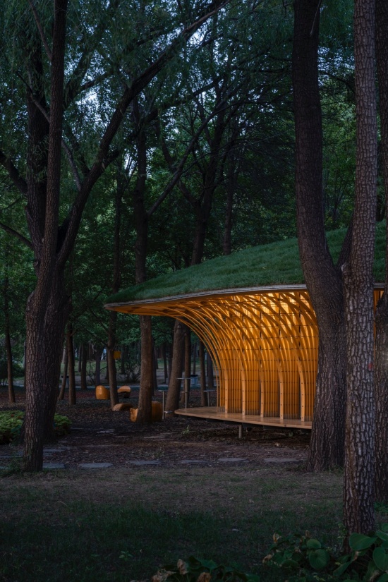 WEST GARDEN FLORIST by LUOstudio