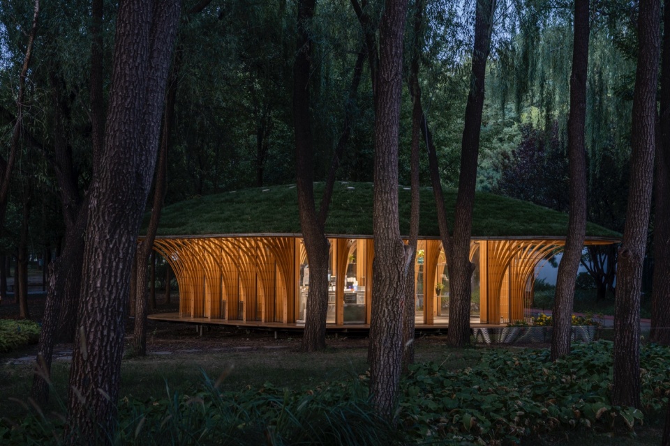 WEST GARDEN FLORIST by LUOstudio