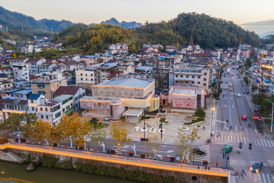 Jinyun Xibin South Road organic renewal and historical building protection project by I Studio