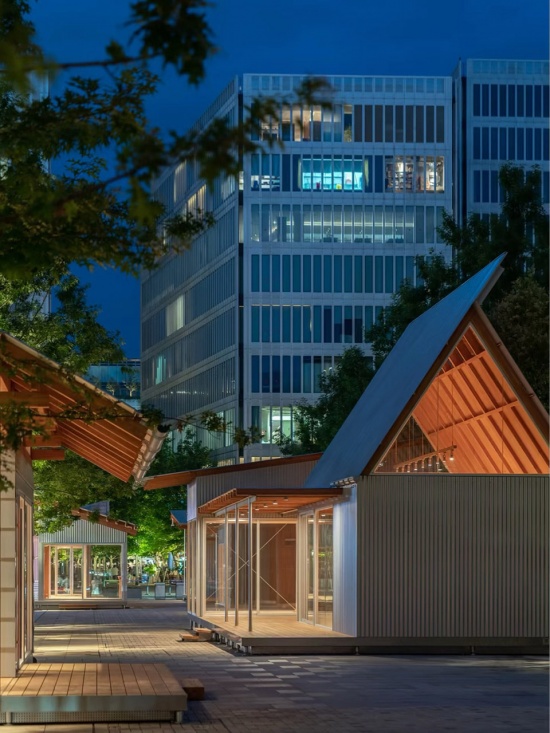 OoEli International Block Renewal Slow Flash Park Project by Kong Architects