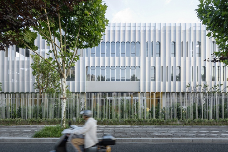 12 class kindergarten on plot j41404 05 sibao qibao unit by gad