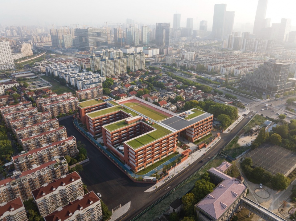 A Campus Lifted in Density Shanghai Xuhui Yuannan Middle School