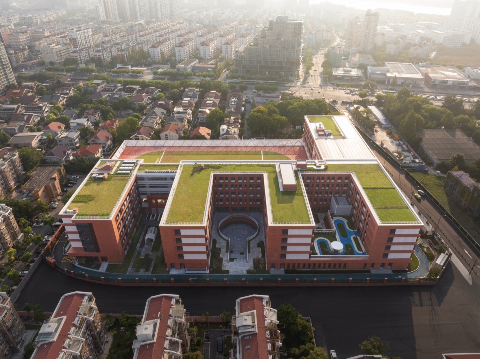 A Campus Lifted in Density Shanghai Xuhui Yuannan Middle School