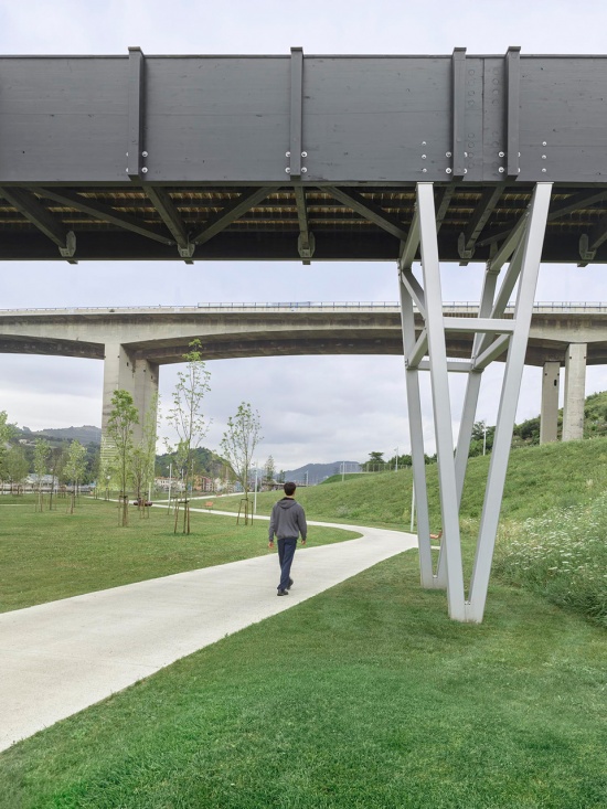 Parque Zamalanda de la ribera del Nervión by Burgos Garrido Arquitectos