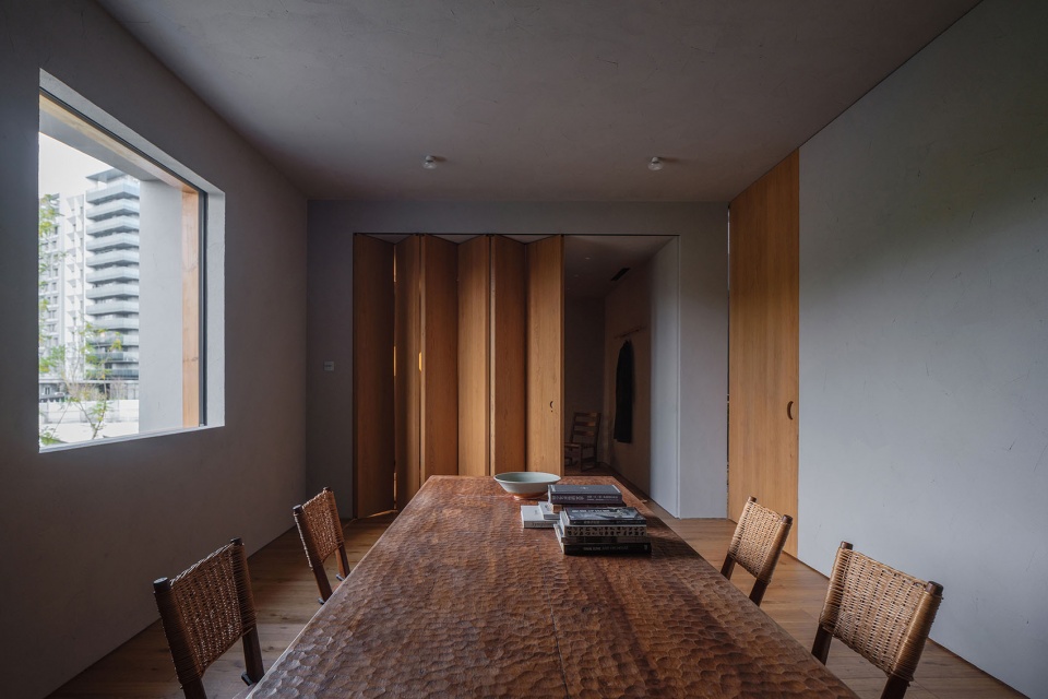 Yearly Plan House by HUI PAN ARCHITECTS