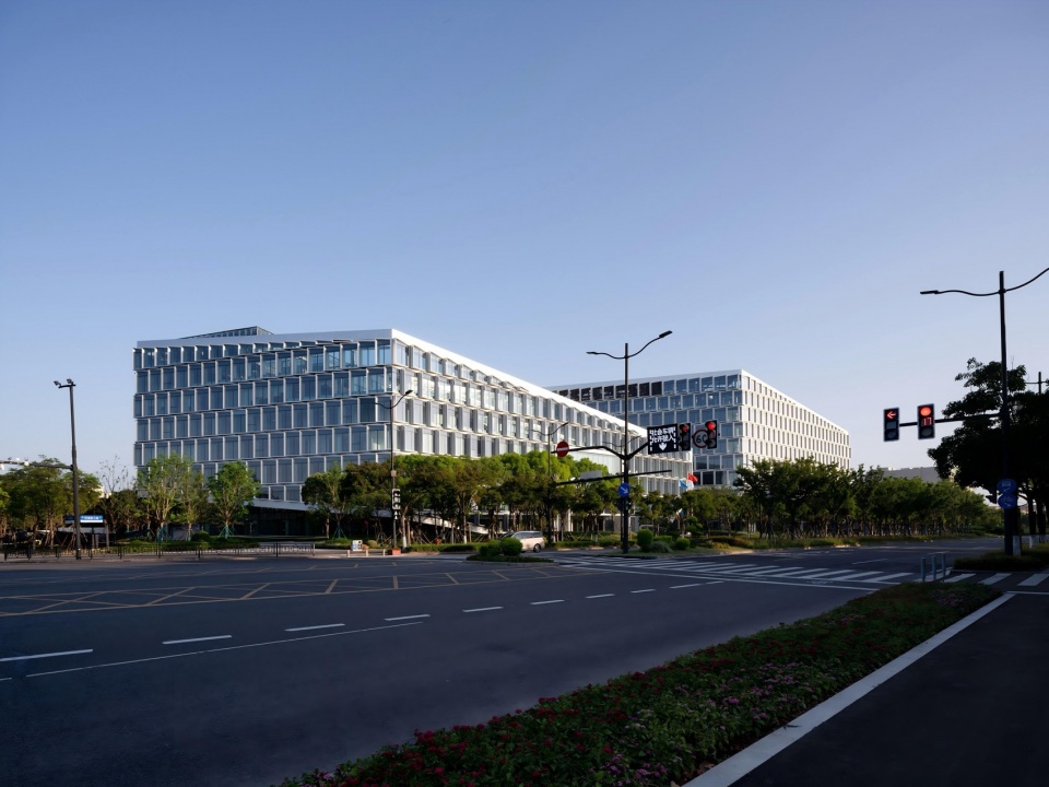 china mcc5 groups lingang headquarters campus by china mcc5 group corp ltd