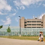 麦克马斯特大学生命科学楼与温室，加拿大 / Moriyama Teshima Architects