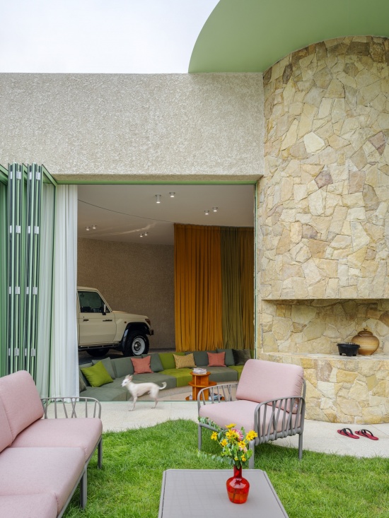 the car house by guo ban er