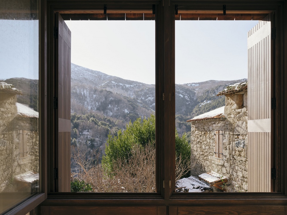 Corsican pine housing
