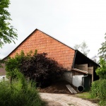 Inhabiting the Stable by Bard Yersin Architectes