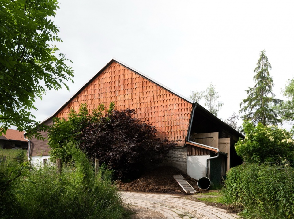 Inhabiting the Stable Bard Yersin Architectes