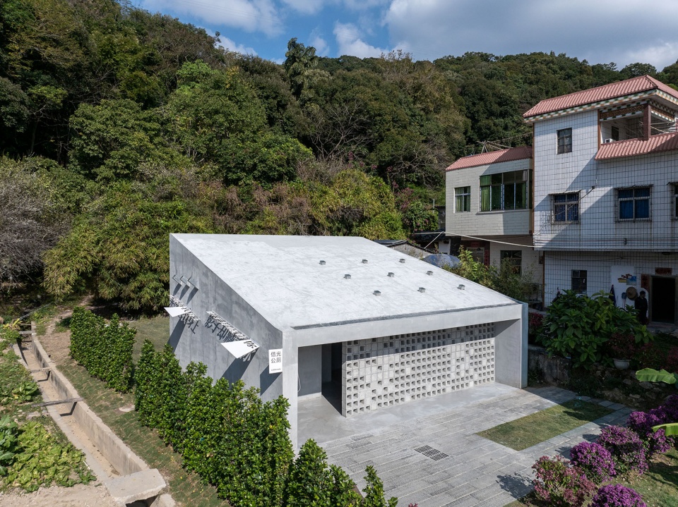 iLOOminate by Studio 10