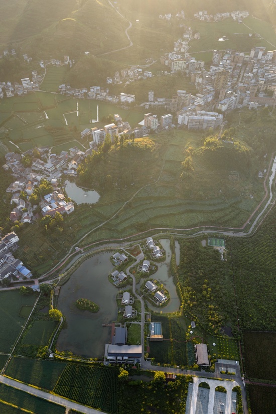 the baoluan paddy field homestay by yueji architectural design