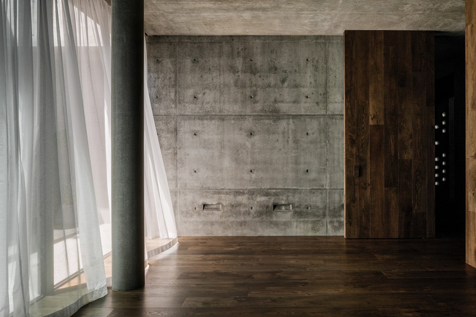adelaide street house by robert simeoni architects