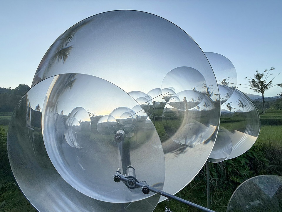 eccentric lenses by vincent leroy