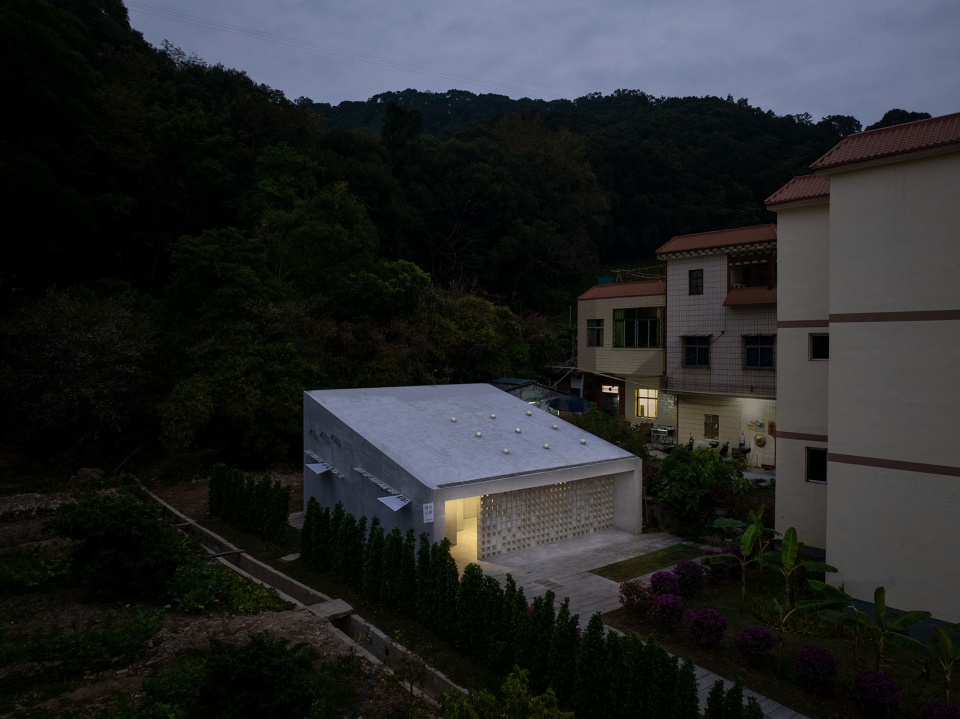 iLOOminate by Studio 10