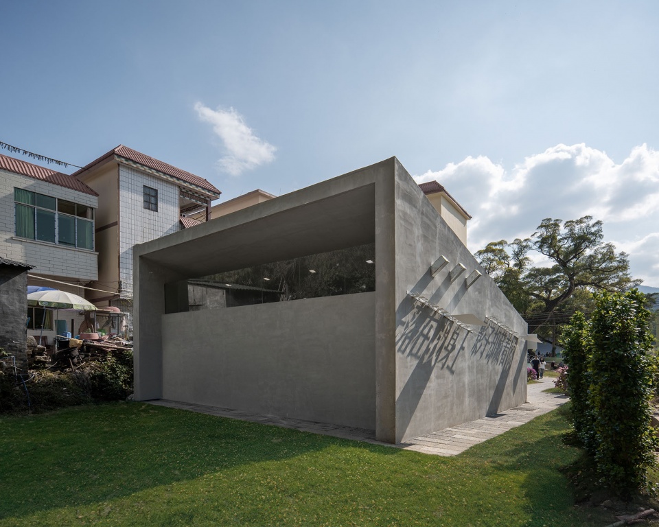 iLOOminate by Studio 10