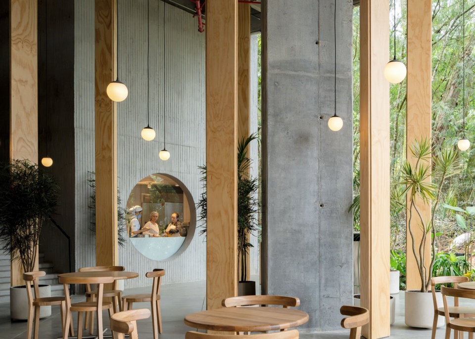 31 columns by studio cadena