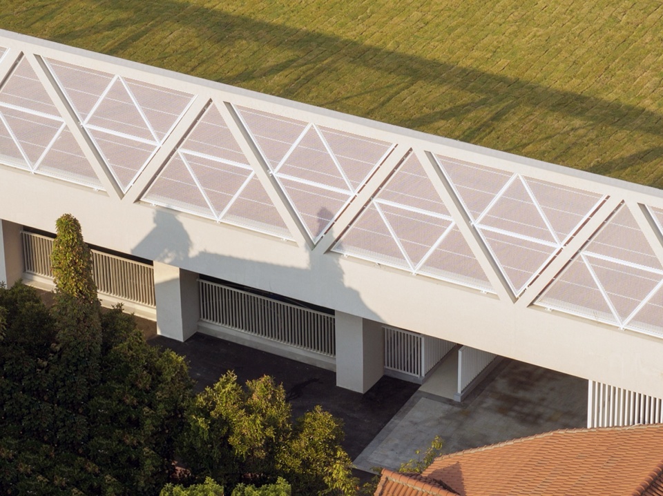 A Campus Lifted in Density Shanghai Xuhui Yuannan Middle School