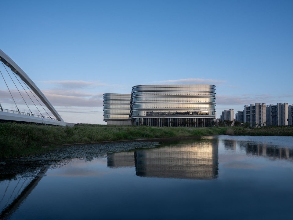PetroChina Shanghai Advanced Materials Research Institute by PerkinsWill