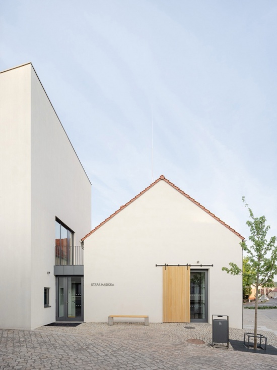 Stara hasicka New Community Centre by schwerpunkt