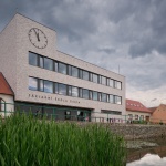Čebín小学，捷克 / knesl kynčl architekti
