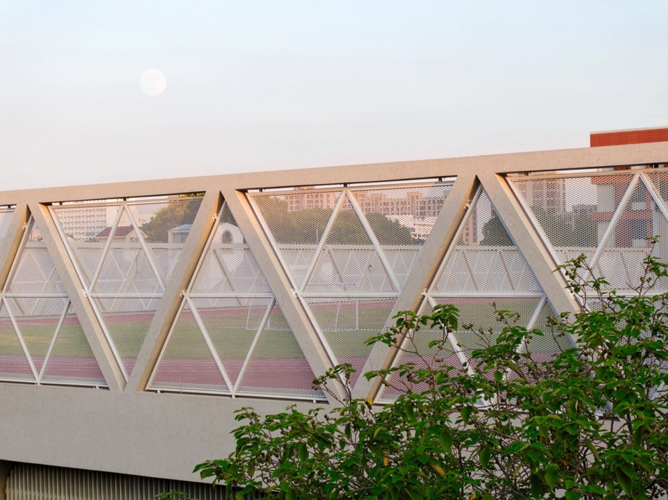 A Campus Lifted in Density Shanghai Xuhui Yuannan Middle School