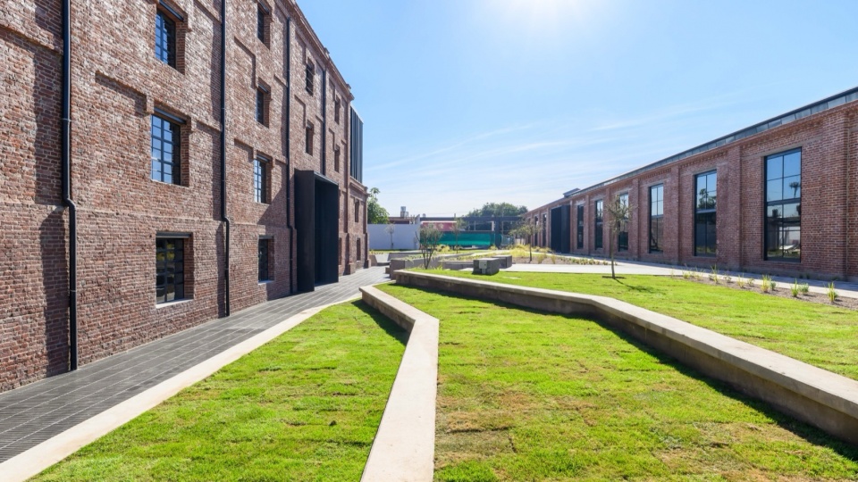 Anden Central by ESTUDIO MONTEVIDEO