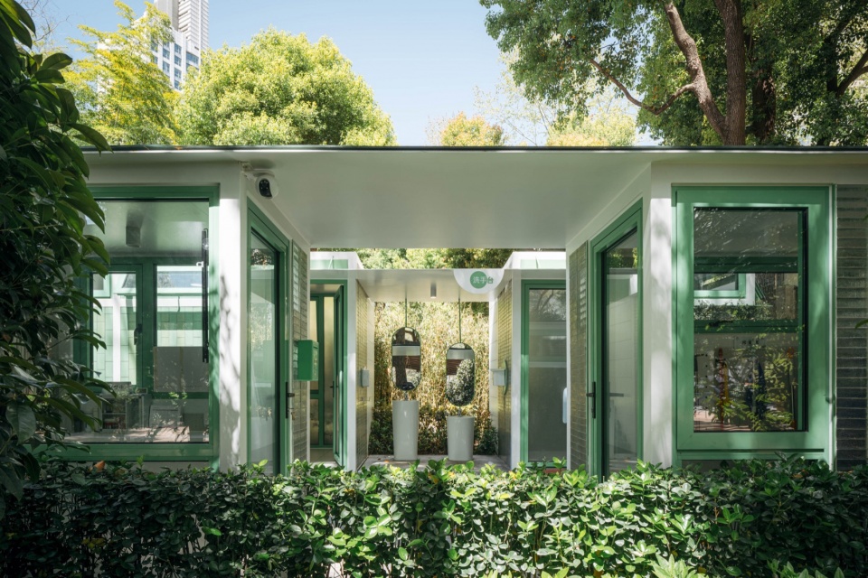 The Xuhui Toilet by VIASCAPE design