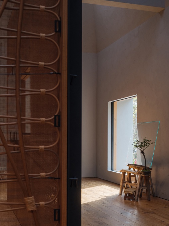 Yearly Plan House by HUI PAN ARCHITECTS