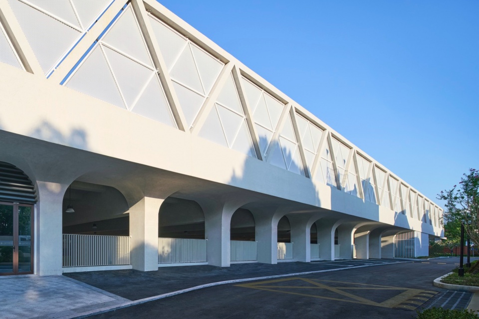 A Campus Lifted in Density Shanghai Xuhui Yuannan Middle School