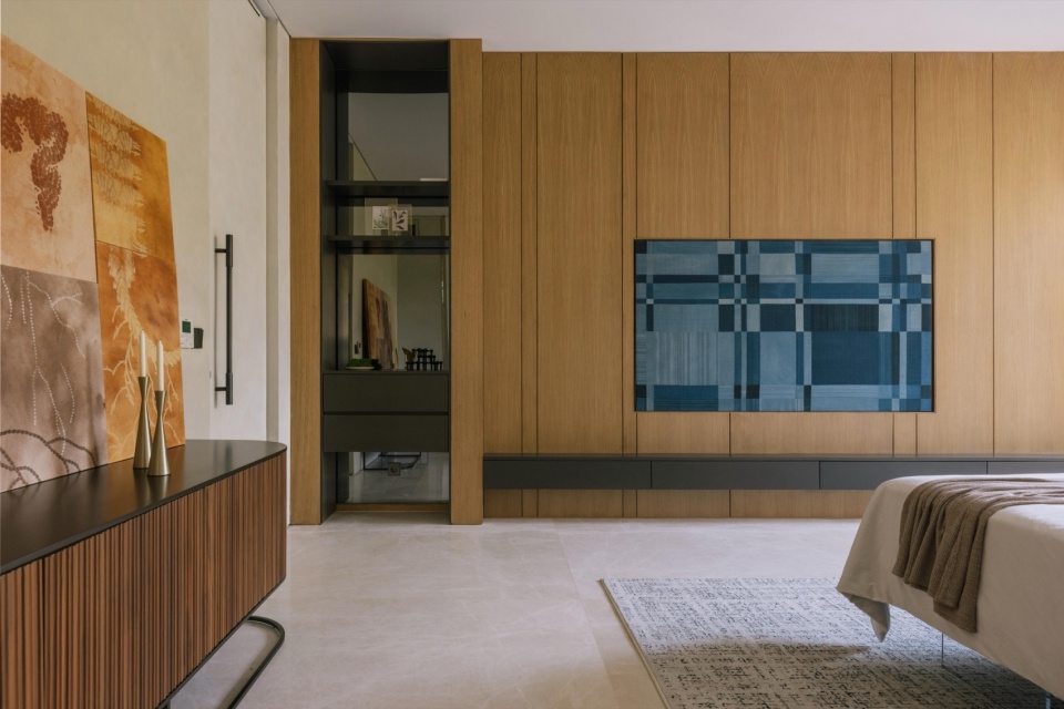 Split Mass Residence by K Thengono Design Studio