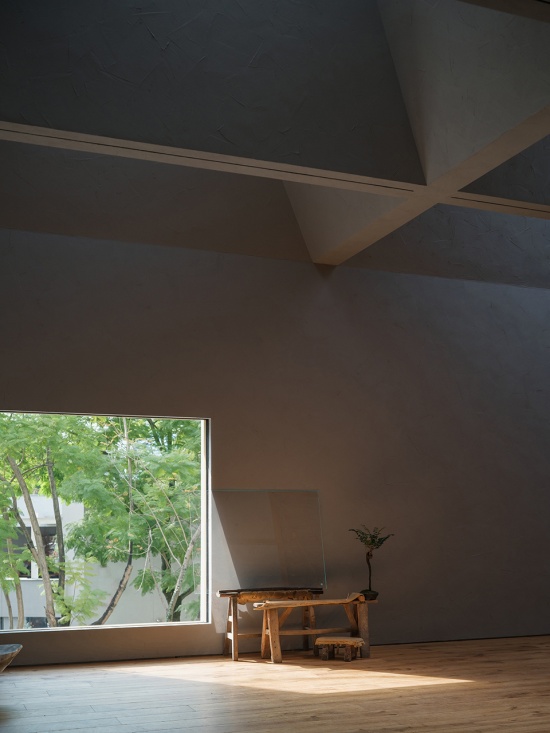 Yearly Plan House by HUI PAN ARCHITECTS