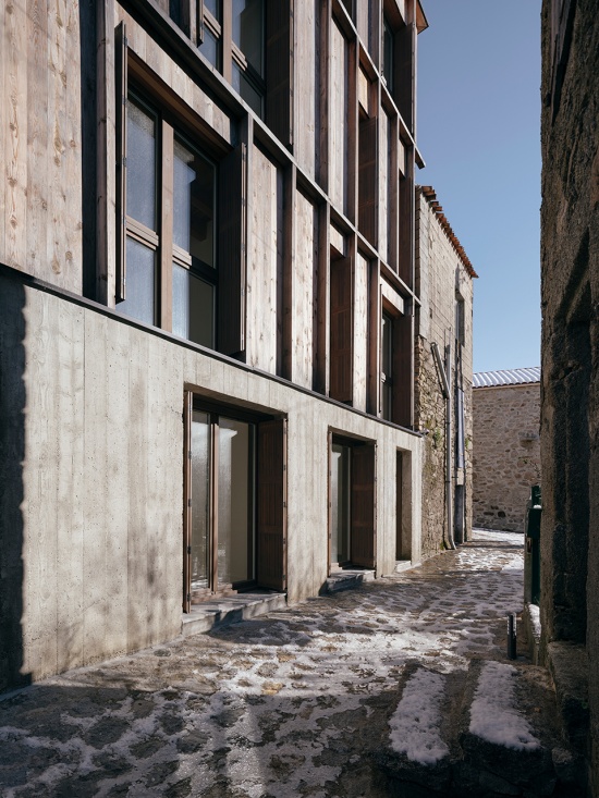 Corsican pine housing