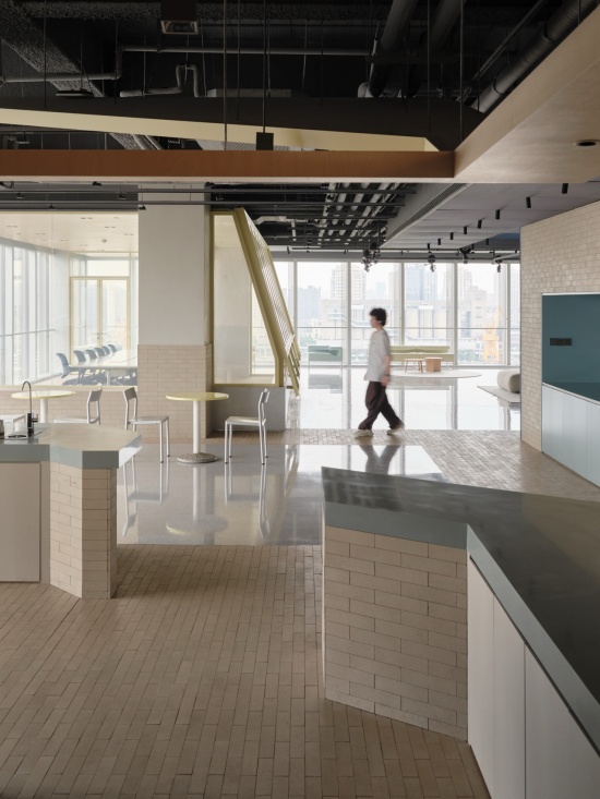 a robot space with a human touch by hcch studio