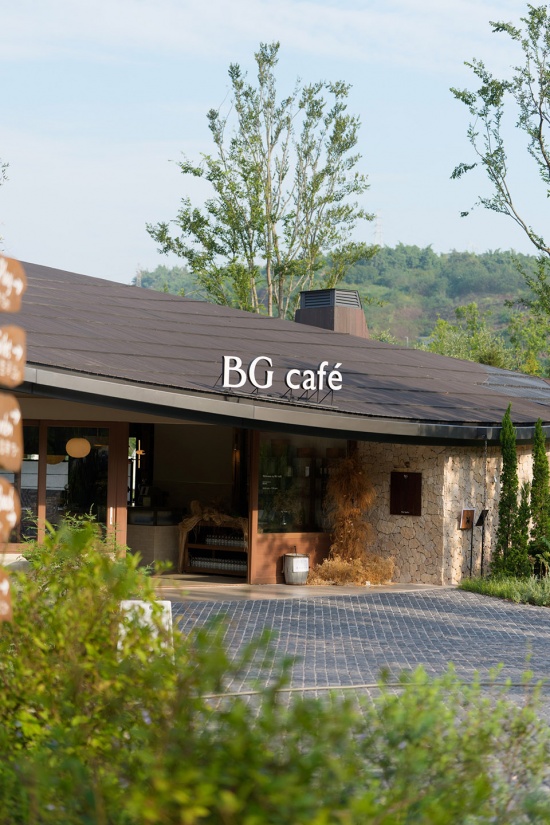 beast garden cafe by why would