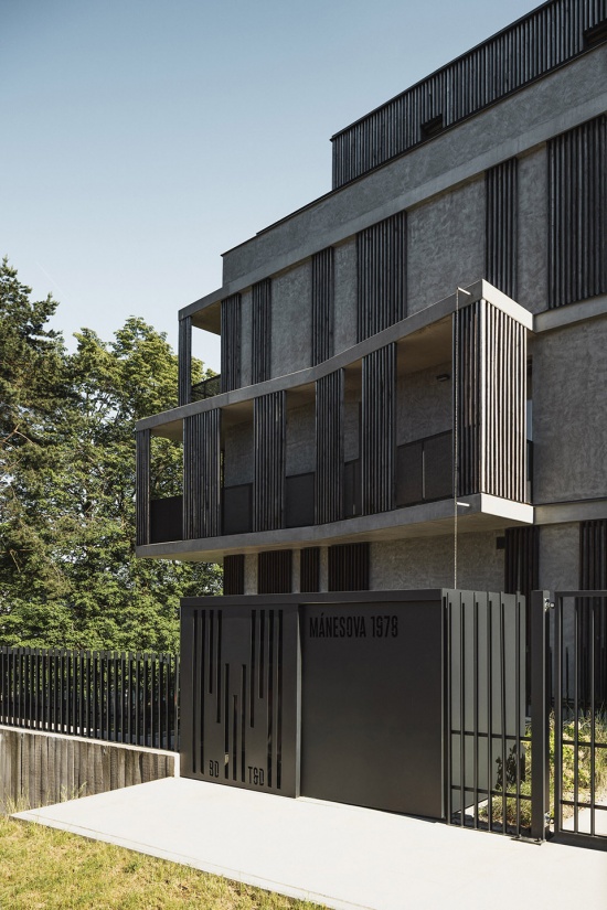manesova apartment building by ok plan architects