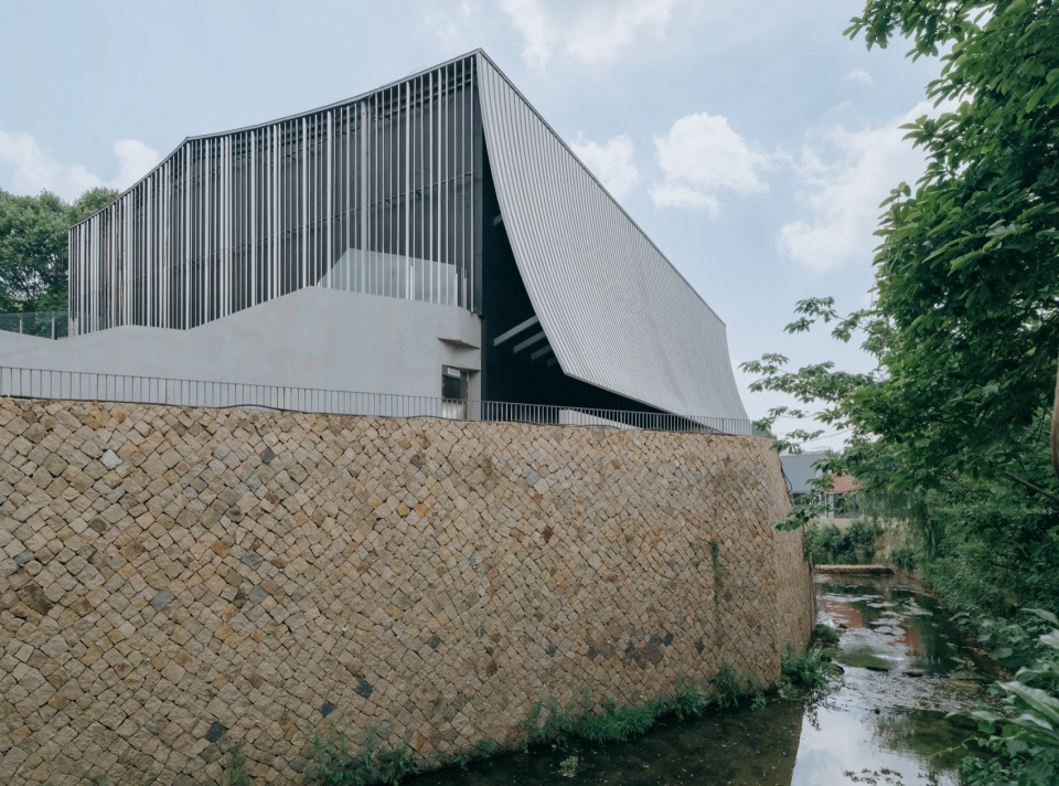 moganshan liaoyuan theater by incls