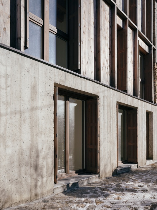 Corsican pine housing