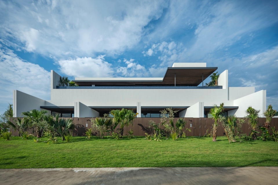 NOT A HOTEL AOSHIMA 20 by GENERAL DESIGN